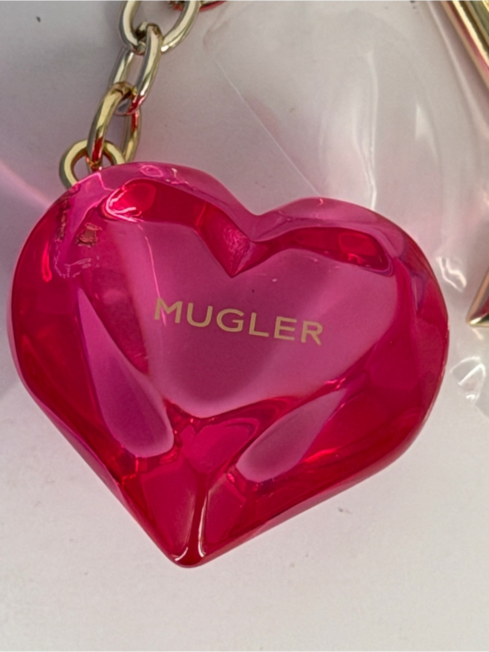 MUGLER Pink Heart Gold Tone Star Key Ring Keychain Bag Charm Accessory New - Picture 2 of 4